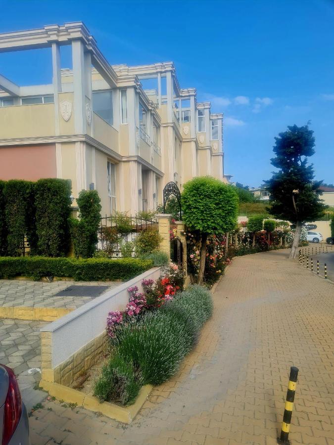 Апартамент- Вила Флоренс На 600 М От Плажа! Várna Kültér fotó